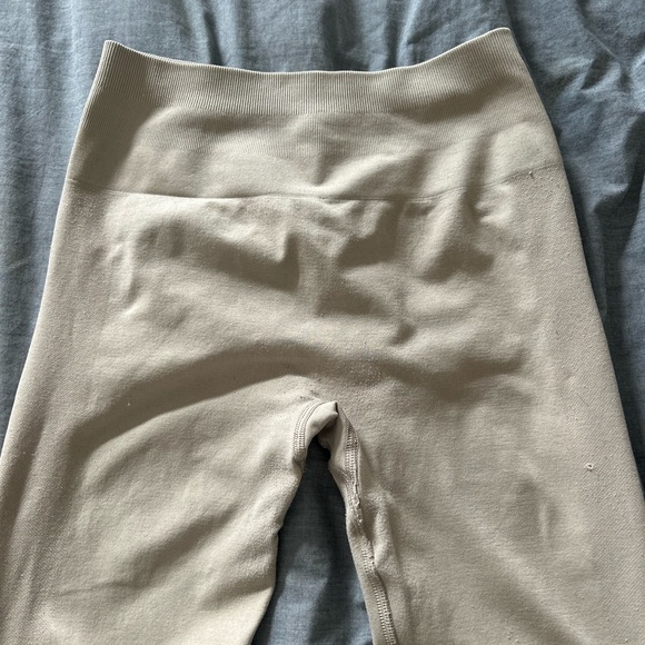 Alphalete Leggings Amplify- Linen - Picture 2 of 4